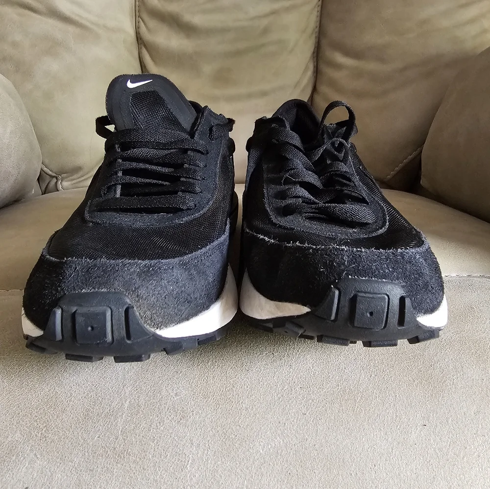 Nike Wuffle One Black Suede Sneakers Size 6.5Y (38)‎